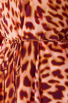 فستان حرير طويل بنقشة جلد الفهد